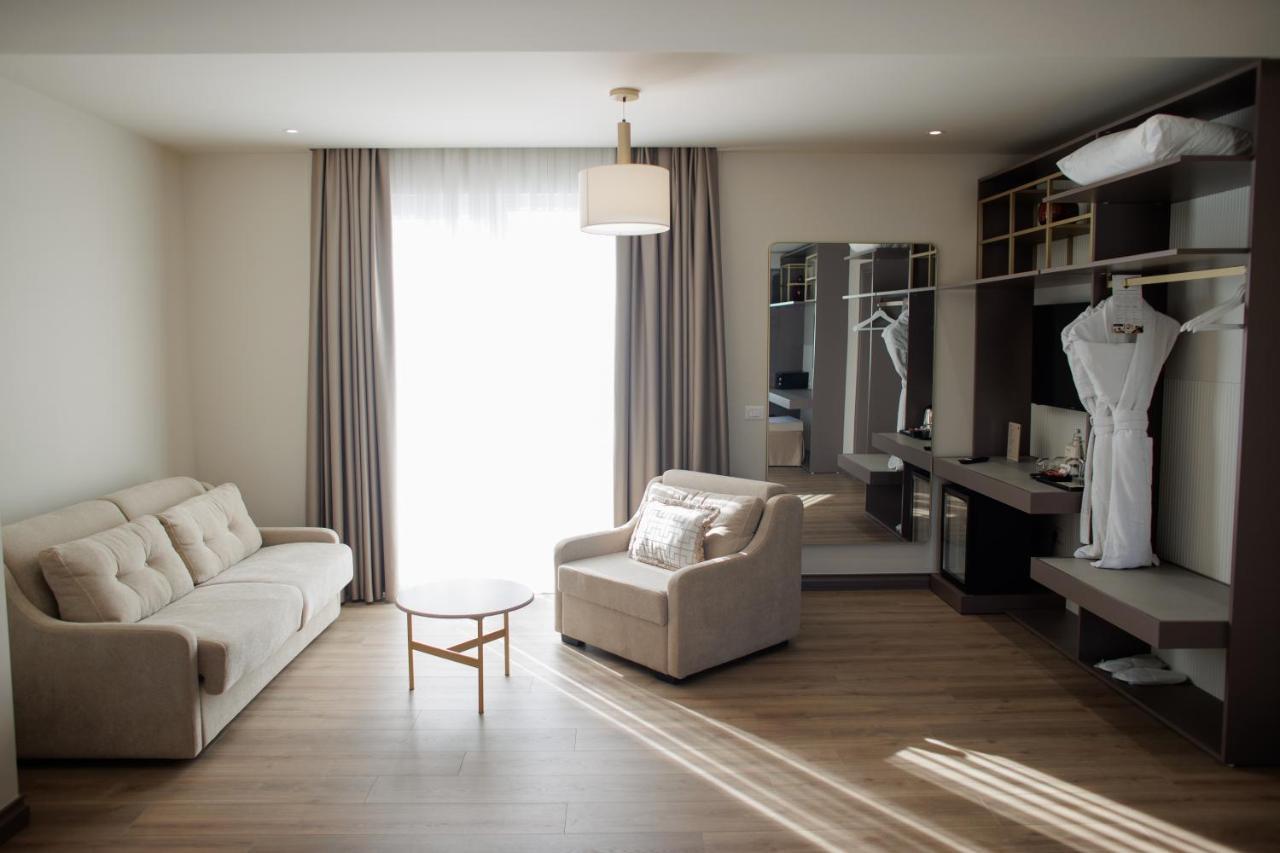 Palace & Hotell Durrës