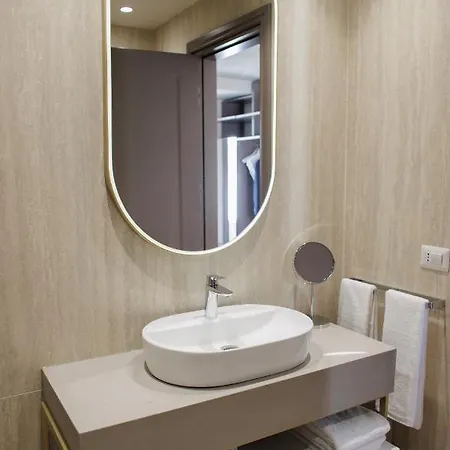 Palace Hotel & Spa Durrës Kültér fotó Bathroom