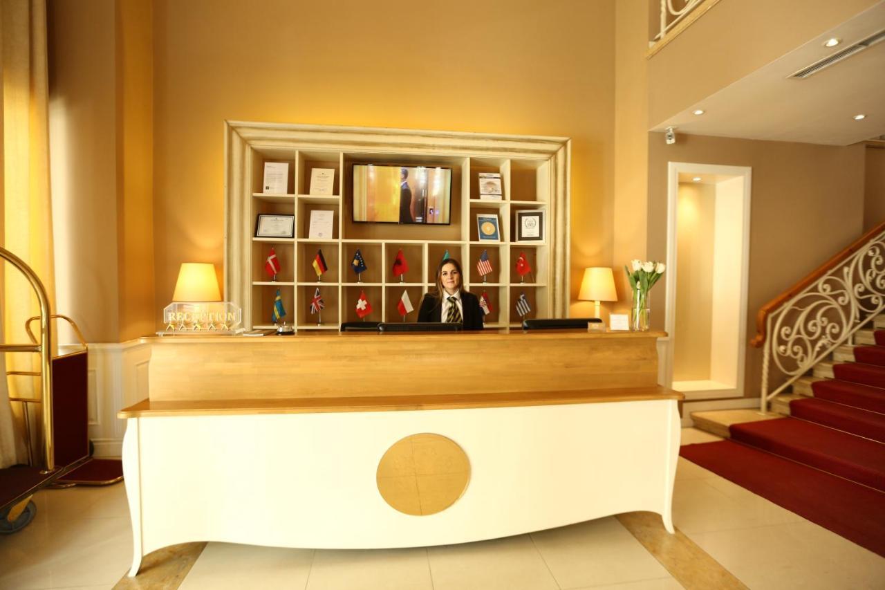 Palace & Hotel