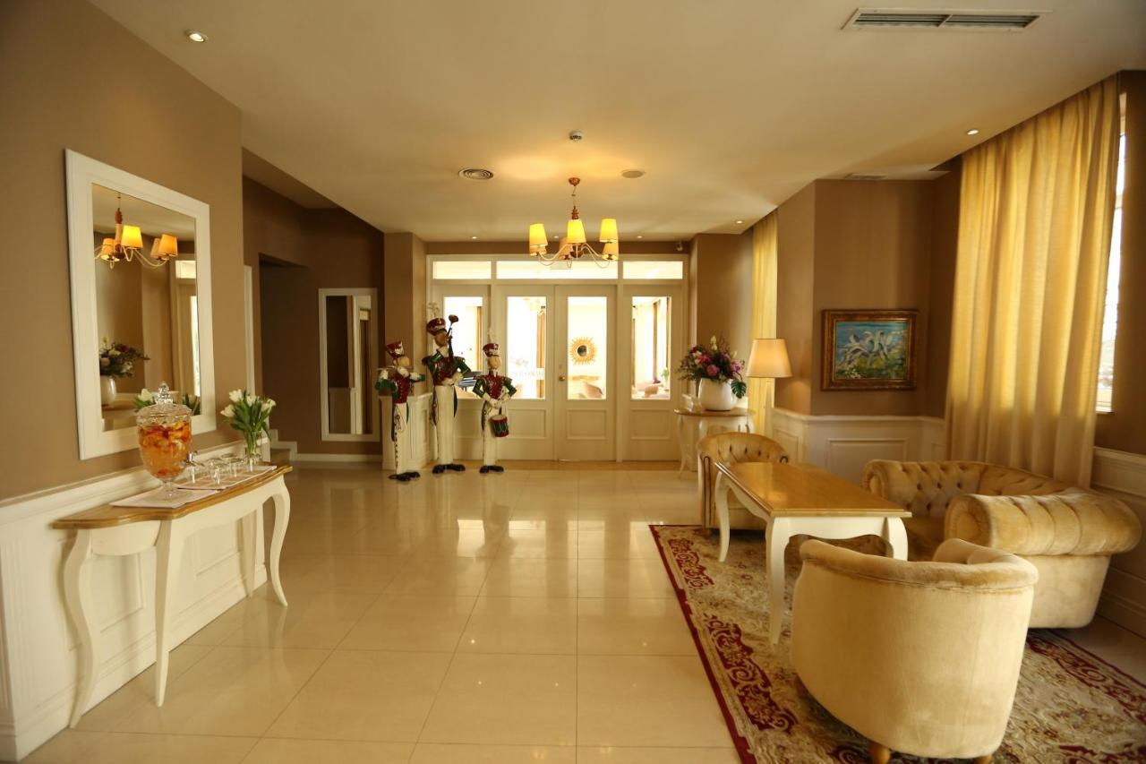 Palace & 5* Durres