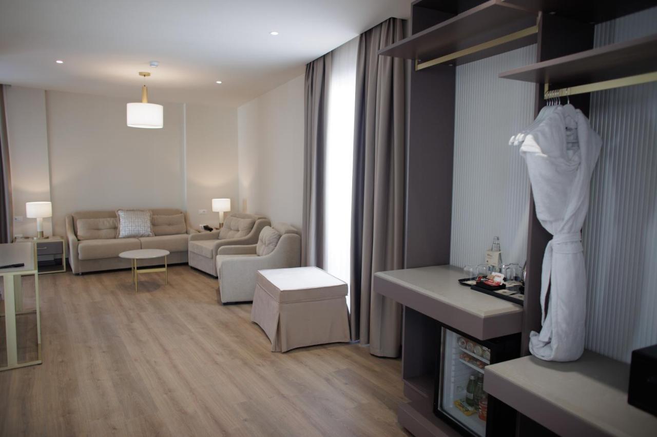 Palace & 5* Durres